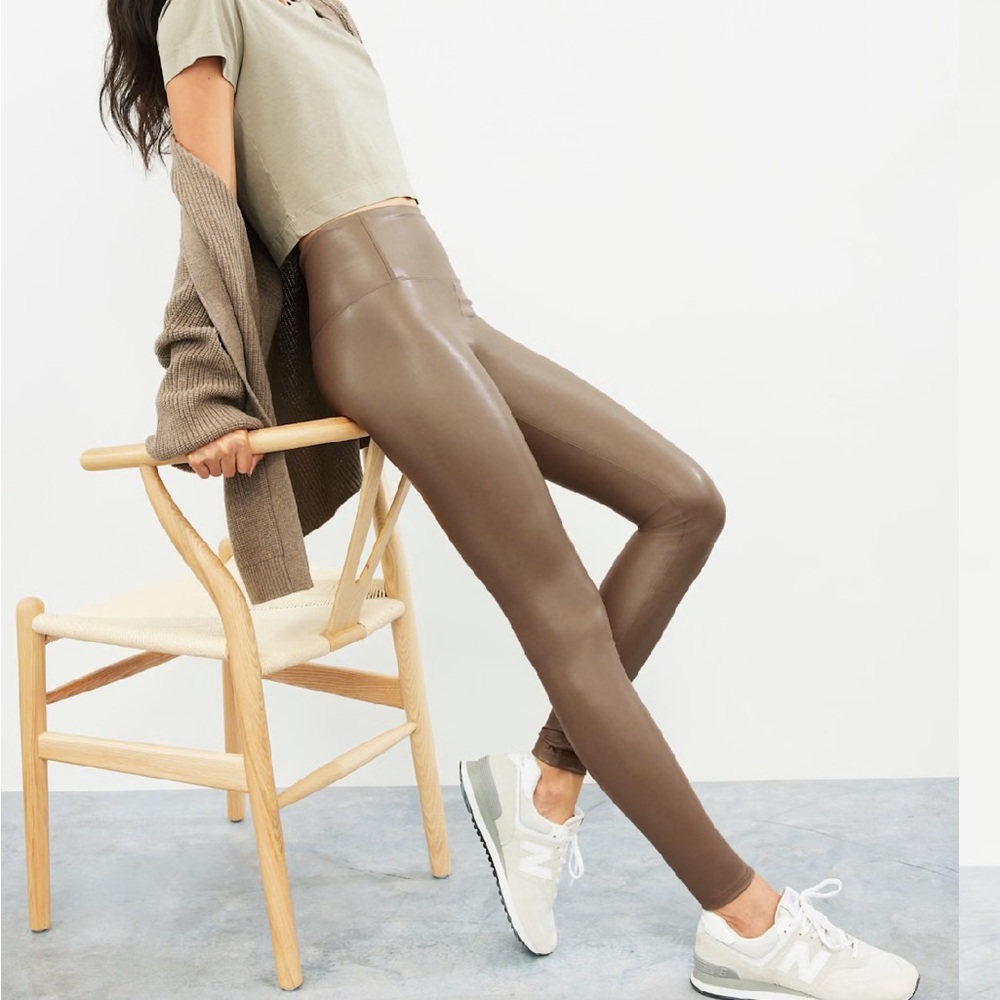 Aritzia Wilfred Daria Pant Tan color NWOT